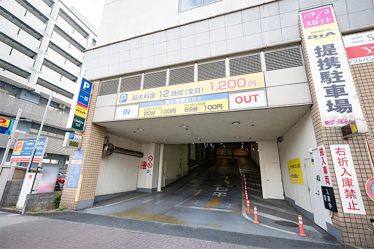 バウム神昭ビル駐車場